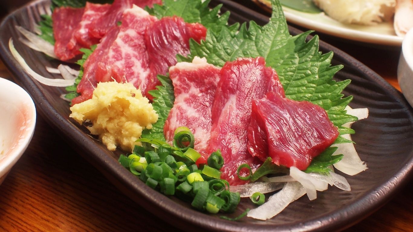 贅沢食べ比べ「極上・4色の饗宴プレミアム馬刺しセット」しょうゆ付